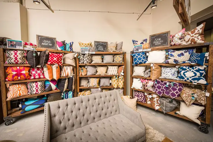 15 Best Thrift Stores in Las Vegas For Secondhand Shopping